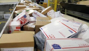 USPS staves off immediate cash crisis, but warns of continuing financial woes