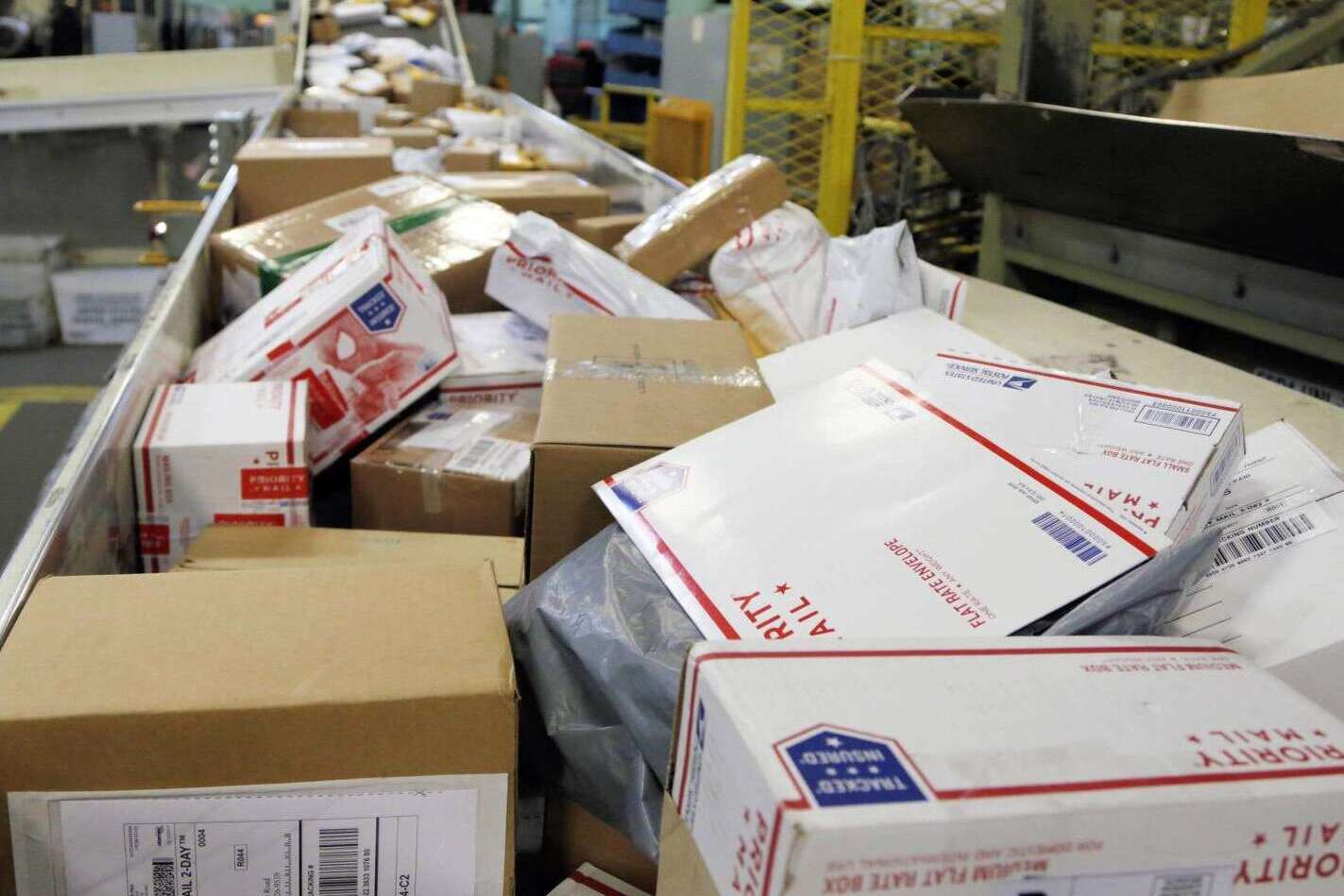 USPS staves off immediate cash crisis, but warns of continuing financial woes