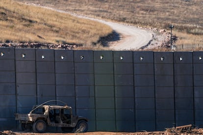 Un vehículo militar israelí en la frontera con Líbano.