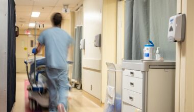 Ontario ER doctors raise alarm on hospital overcrowding