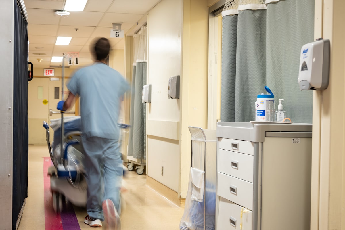 Ontario ER doctors raise alarm on hospital overcrowding