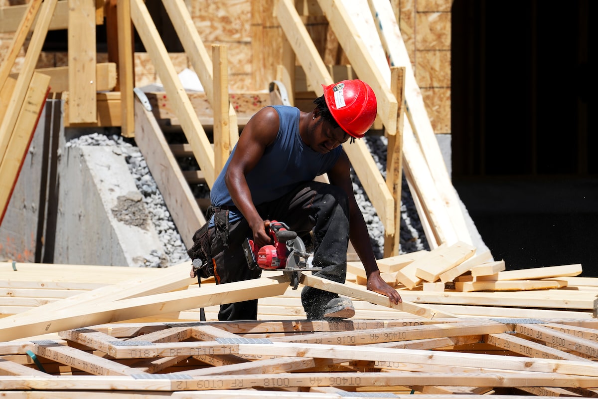 Canada adds 87,800 jobs in May, jobless rate falls to 6.6%, beating estimates