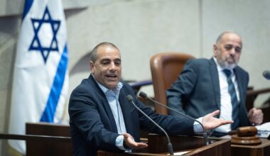 MKs advance bill to dissolve Knesset and potentially move up elections to September