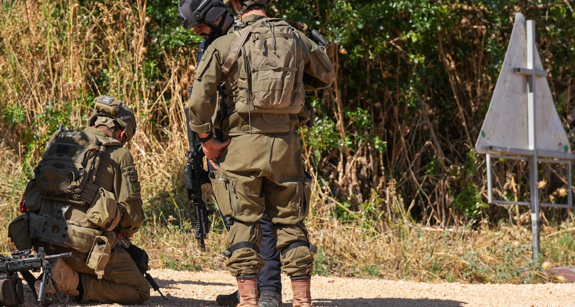 Gunman in military uniform shot dead at Lebanon border after firing on troops