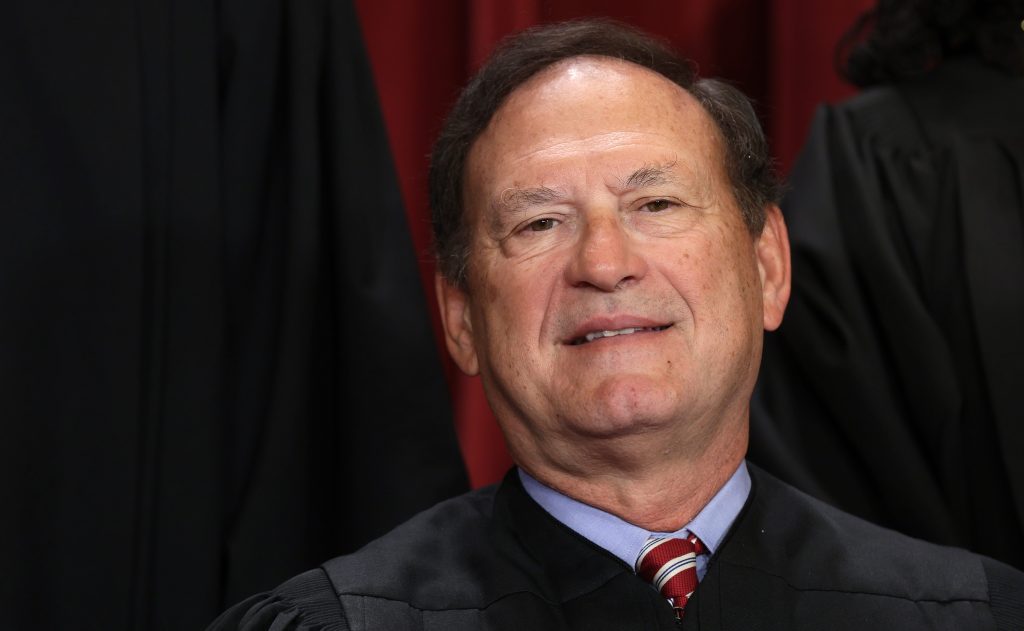 NPR retracts Supreme Court Justice Alito retirement story