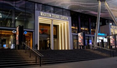 Man Dies After Falling at Goose Madison Square Garden Show