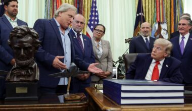 'Deadliest Catch' Star Sig Hansen Praises Trump In Oval Office Visit