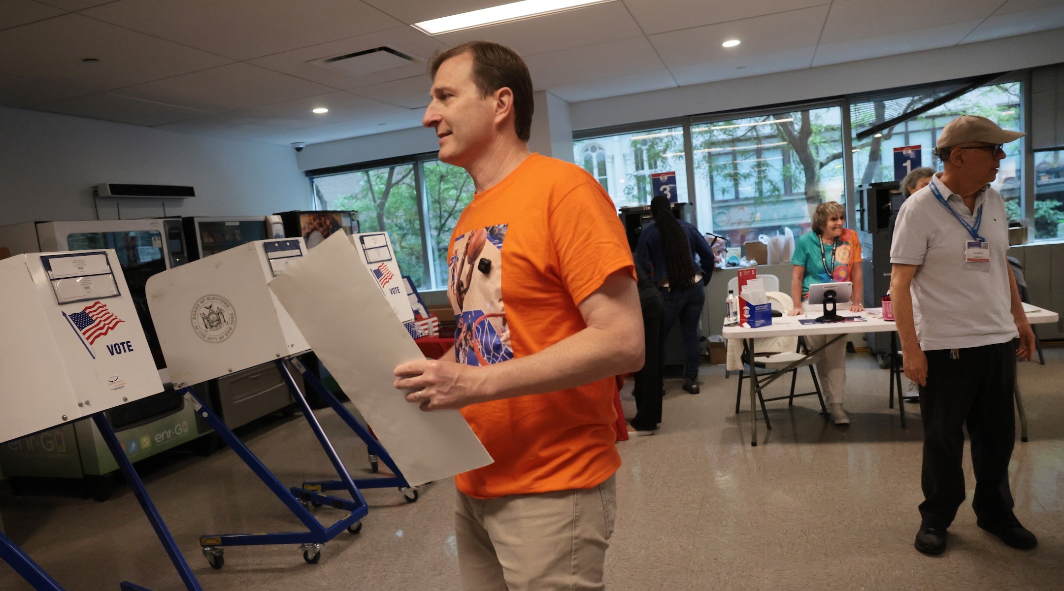 Dan Goldman votes in Democratic primary 2026