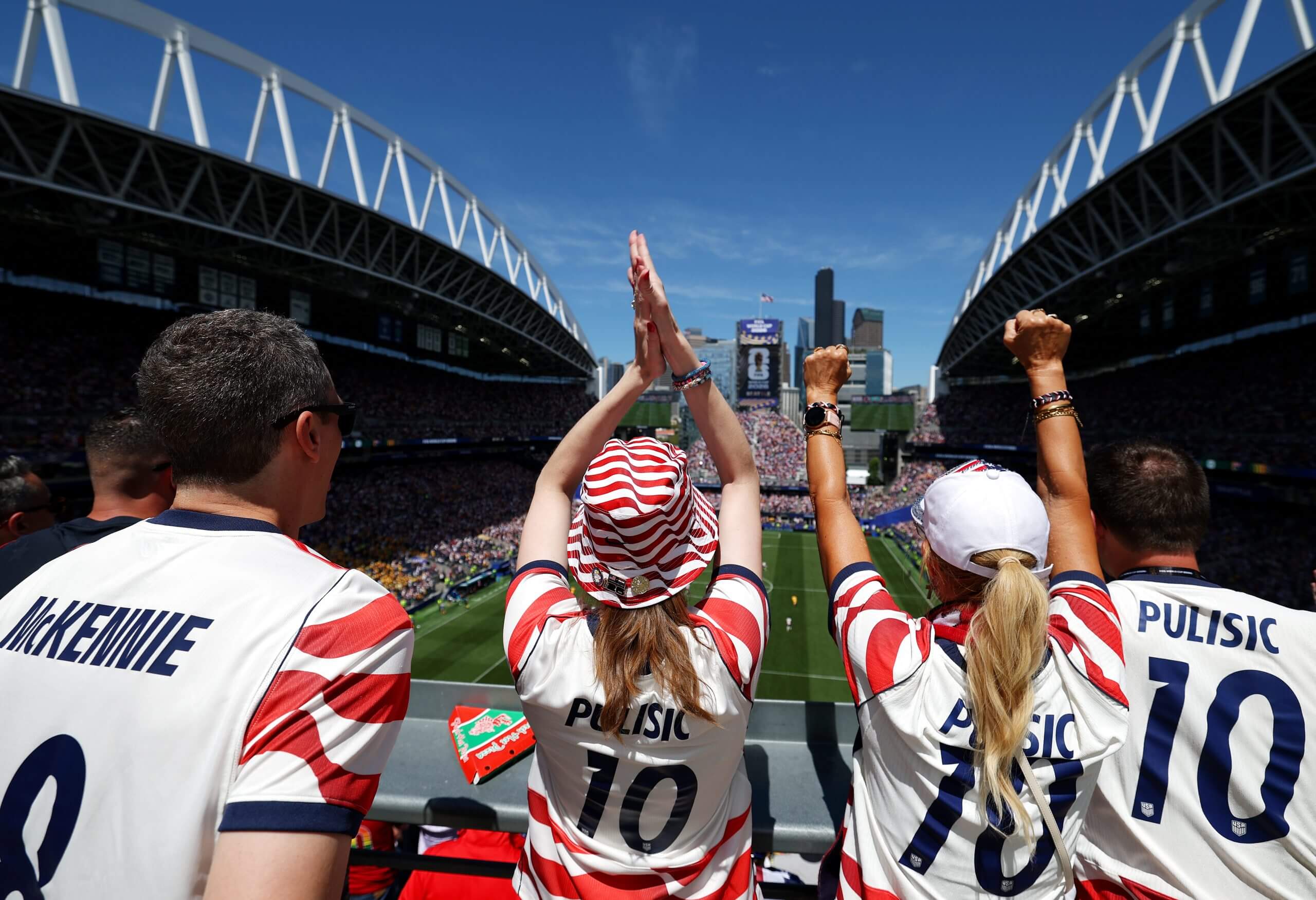 USMNT fans cheer on at Lumen Field
