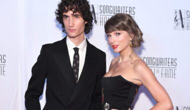 Sombr Covers Taylor Swift at Songwriters Hall of Fame Ceremony