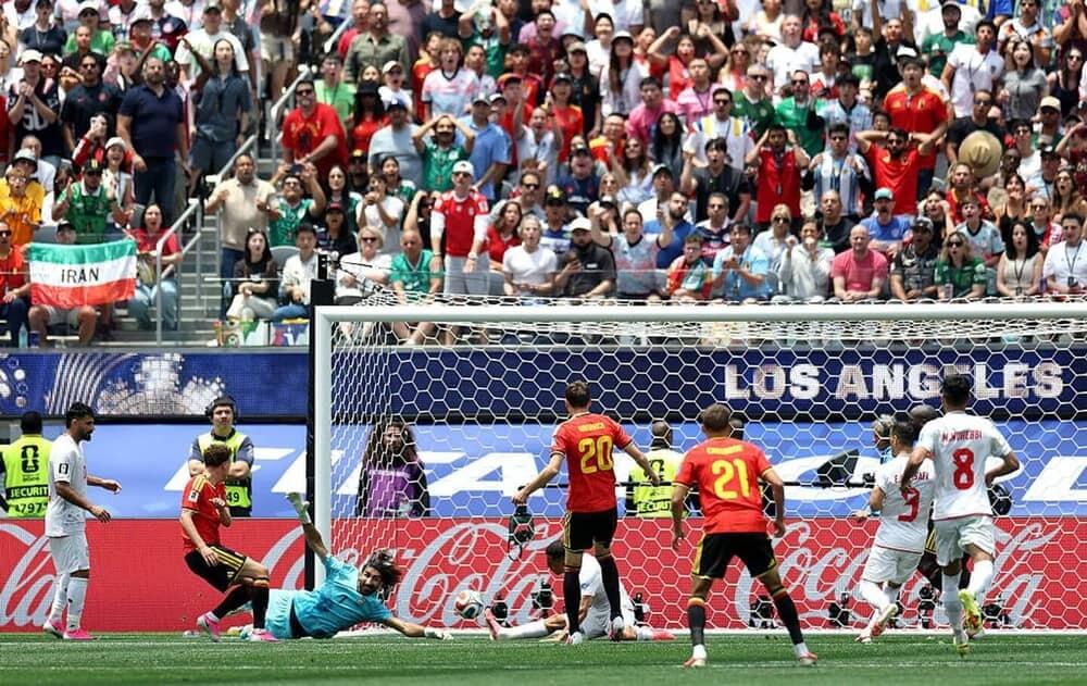 Beiranvand saving from De Cuyper from point blank range