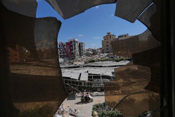 Israeli military strikes in southern Lebanon in intense fighting as US-Iran talks postponed