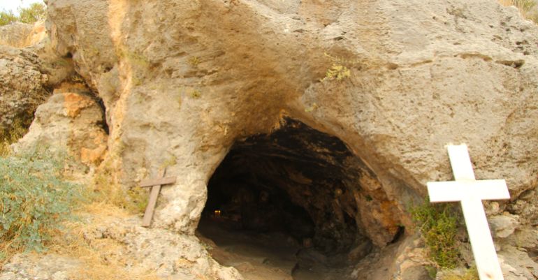 Qana Cave, where Jesus spent three days [Creative Commons]