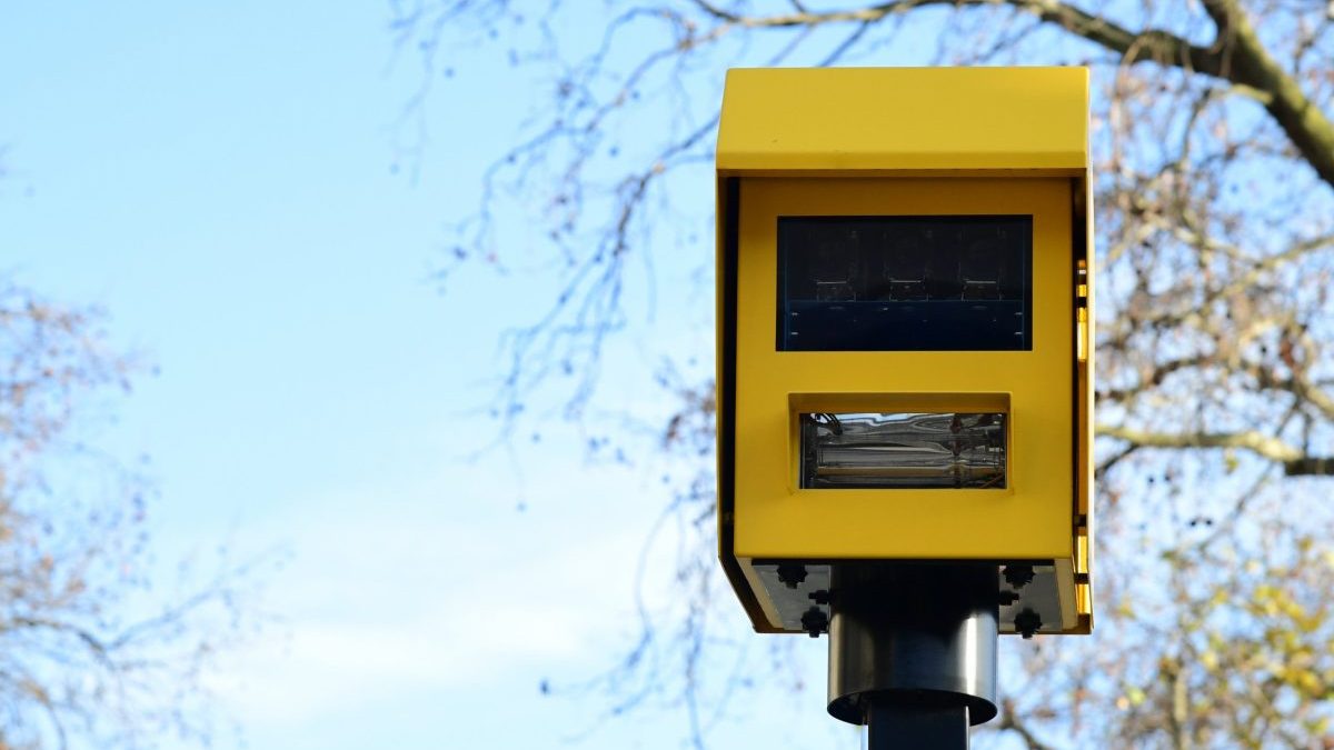 EMBARGOED TO 0001 THURSDAY OCTOBER 16 File photo dated 11/12/19 of a speed camera in London. A surge in drivers being caught by speed cameras has been blamed for a 12% increase in the number of penalty points added to licences last year. Issue date: Thursday October 16, 2025. PA Photo. Figures obtained by Co-op Insurance show drivers in Britain received 9.61 million points in 2024. Photo credit should read: Ian West/PA Wire