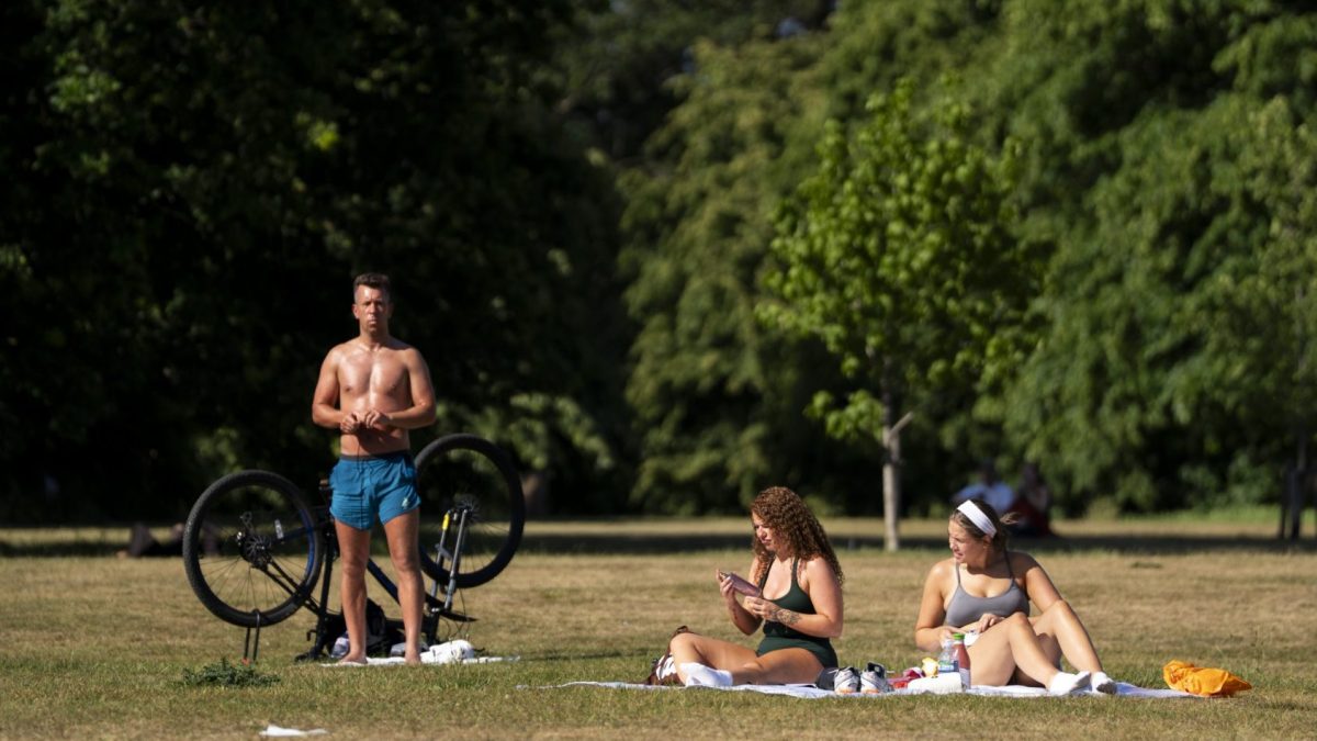 UK hits 23°C - how long will the warm spell last?