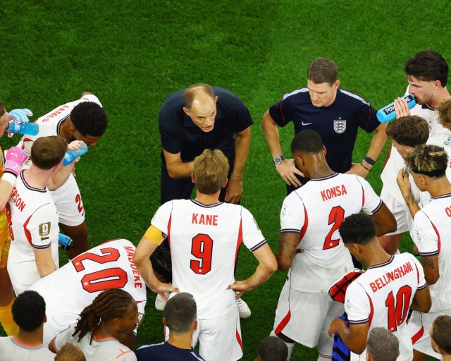 Soccer Football - FIFA World Cup 2026 - Group L - England v Croatia - Dallas Stadium, Arlington, Texas, U.S. - June 17, 2026 England manager Thomas Tuchel gives instructions to England players during the first half hydration break REUTERS/Issei Kato