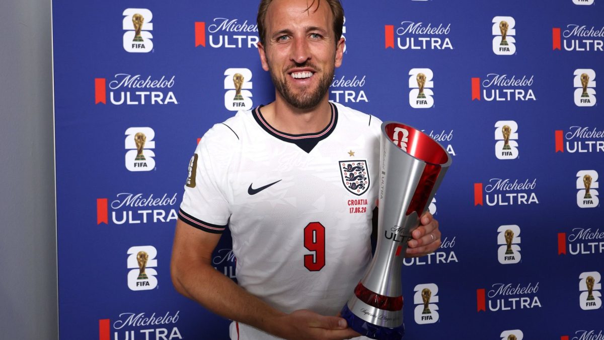 ARLINGTON, TEXAS - JUNE 17: Harry Kane #9 of England poses with the Michelob Ultra Player of the Match Trophy during the FIFA World Cup 2026 Group L match between England and Croatia at Dallas Stadium on June 17, 2026 in Arlington, Texas. (Photo by Maja Hitij - FIFA/FIFA via Getty Images)