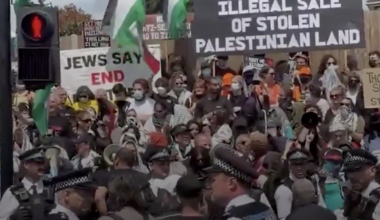 14 said arrested as hundreds of protesters clash at London Israeli real estate event