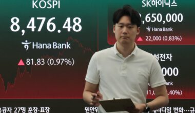 Seoul shares rise nearly 1 pct on tech gains, with upcoming U.S.-Iran talks in focus