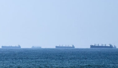 Oman Clarifies its Stance on Hormuz as Talks with Iran Widen