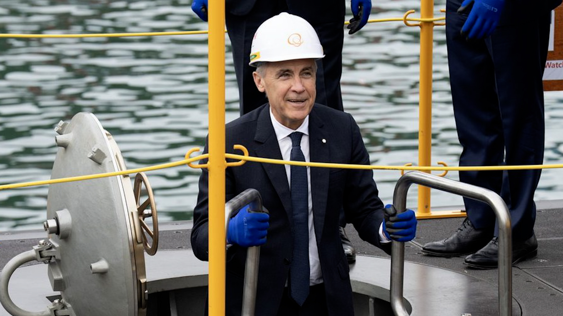 Click to play video: 'Carney tours South Korean shipyard competing to build Canada’s next submarine fleet'