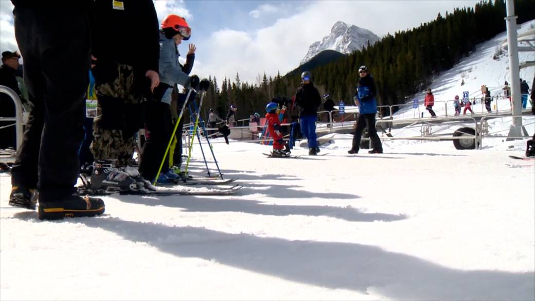Click to play video: 'What does this late season snowfall mean for Calgary’s spring?'