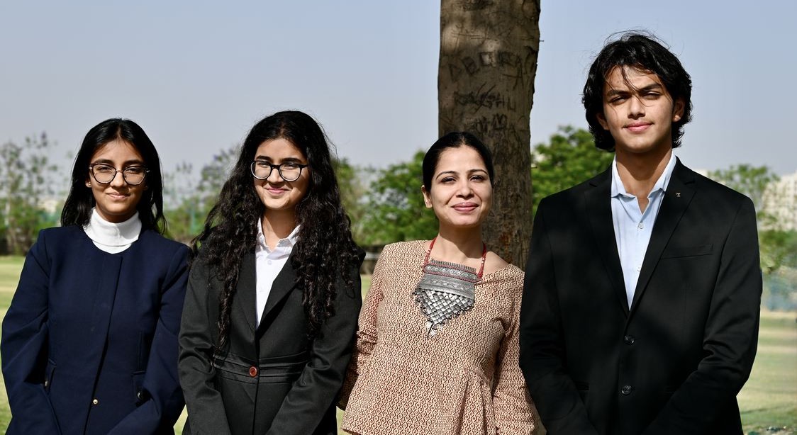 3 Teens Win Global Earth Prize for Inventing Tamarind Powder That Easily Removes Microplastics