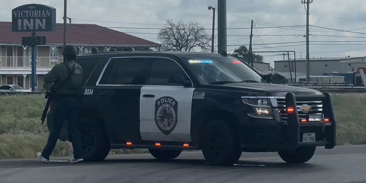 Suspect in deadly Texas mass shooting had fired on police days earlier, officials say