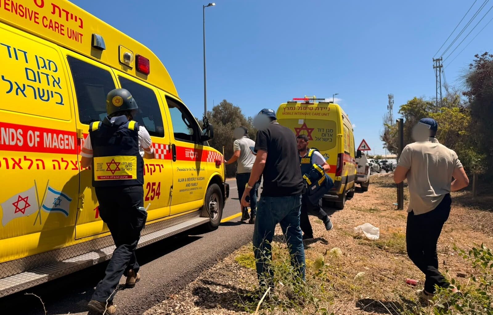 One person killed, at least 6 hurt in suspected terror shooting in central Israel