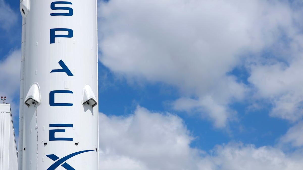 SpaceX debuts bond sale to raise $20 billion after IPO