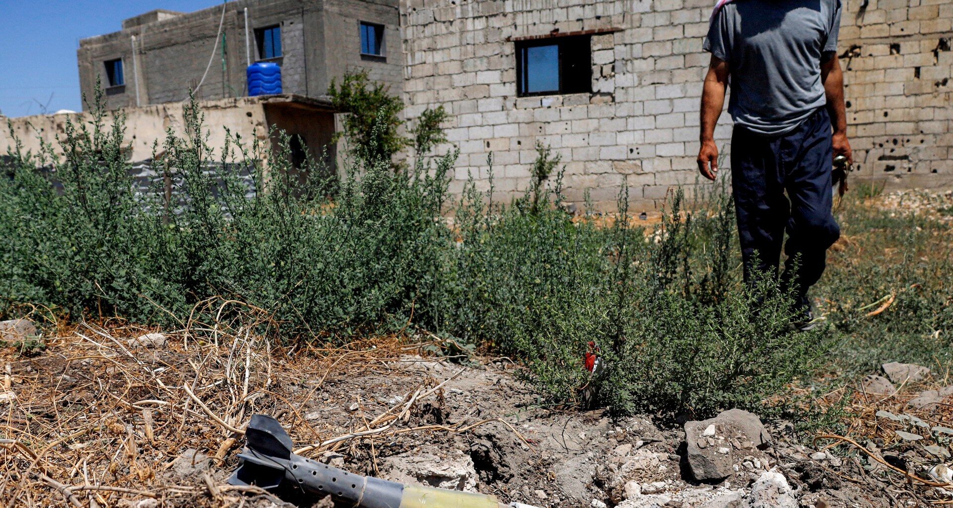 New Israeli assault in southern Syria forces families to flee their homes | Conflict News