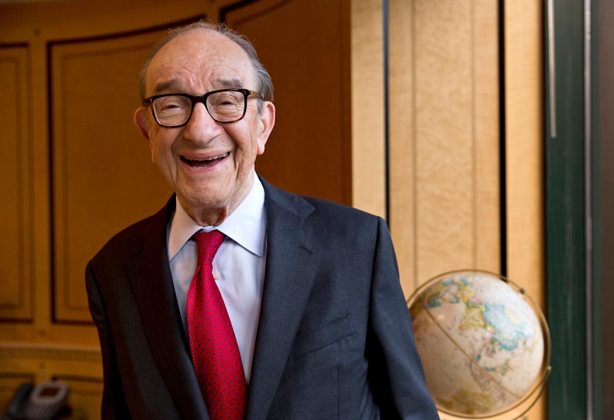 Alan Greenspan, who steered the Federal Reserve through both boom and crisis, dies at 100