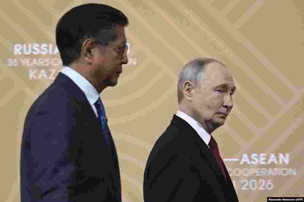 Russia's President Vladimir Putin and Philippine President Ferdinand Marcos Jr. at the ASEAN summit on June 18.<br><br>Kremlin aide Yury Ushakov told reporters in Kazan that it is "categorically incorrect" that the conflict in Ukraine is beginning to shift in Kyiv's favor.
