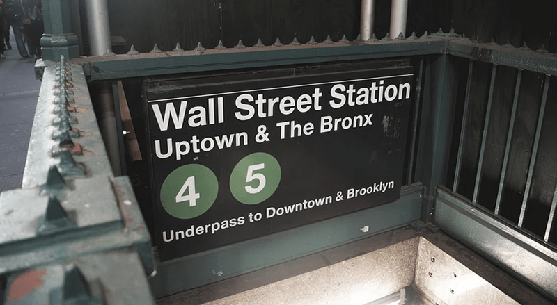 wall street station 2 NEW SIZE ©Rawpixel