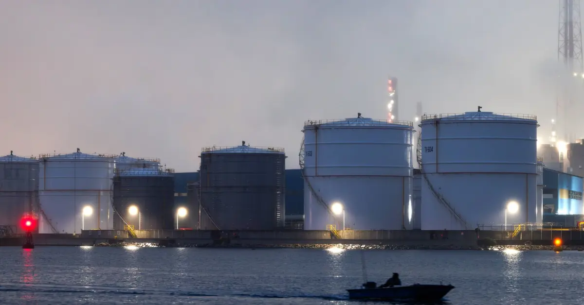 Oil Pares Early Gains as US, Iran Halt Attacks After Flare-Up