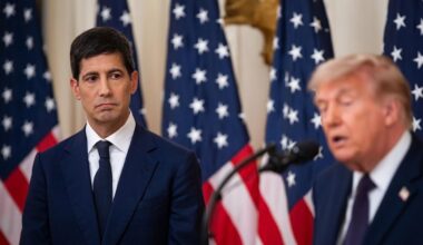 Trump Says Fed Rate Increase Would Be Wrong Ahead of Warsh Debut