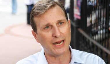 Coffee shop tells Rep. Dan Goldman he's not welcome because of his stance on Israel