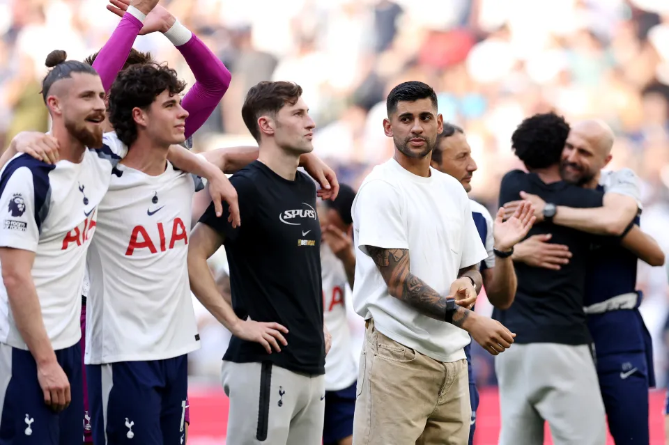 Tottenham squad after securing Premier League survivial
