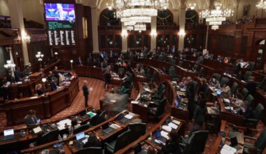 Illinois budget plans taps gas tax surge, boosts lawmaker pay