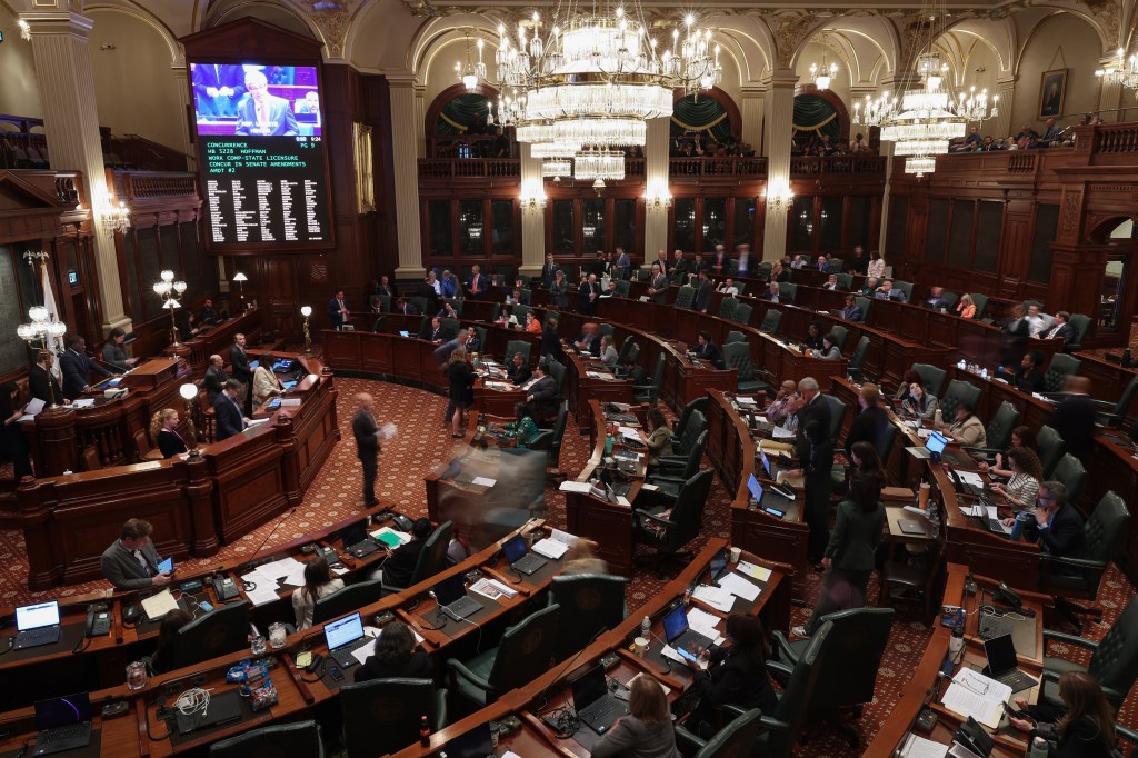 Illinois budget plans taps gas tax surge, boosts lawmaker pay