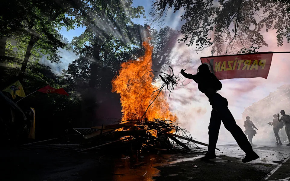 Violent protests broke out in Geneva ahead of the G7 summit which is due to start on Monday