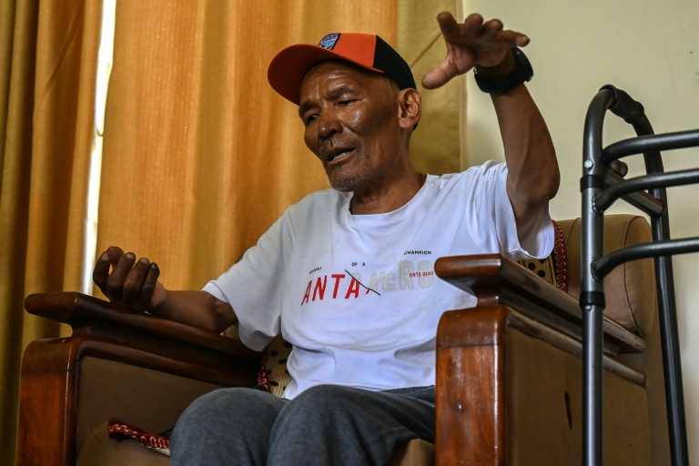 Trapped on Everest for days, Nepali survivor recounts escape