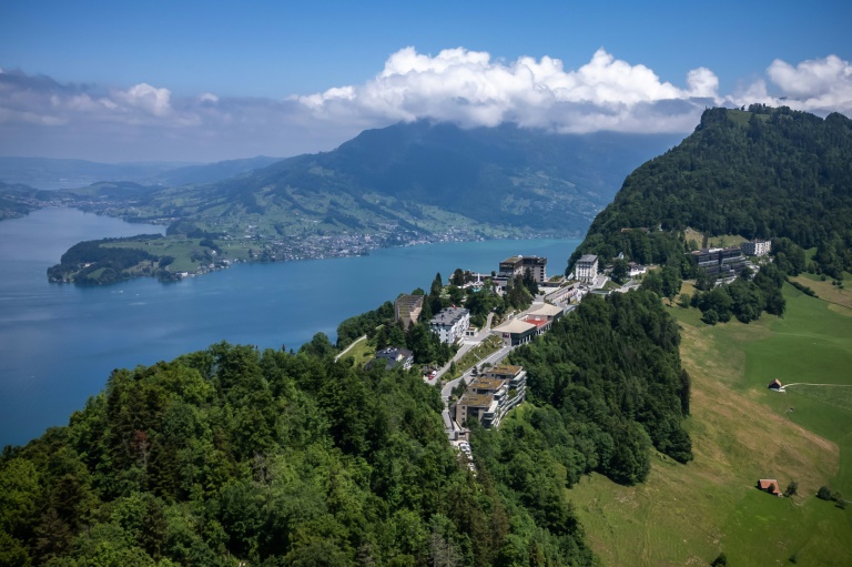 Swiss US-Iran talks venue a playground of world leaders, movie stars