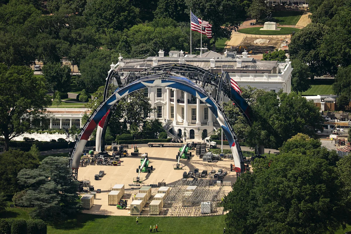 Eiffel Tower?!?! Donald Trump might keep UFC White House setup: ‘We’ll never, ever take it down!’