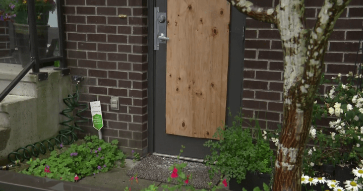 Vancouver home invasion suspect killed by police - BC