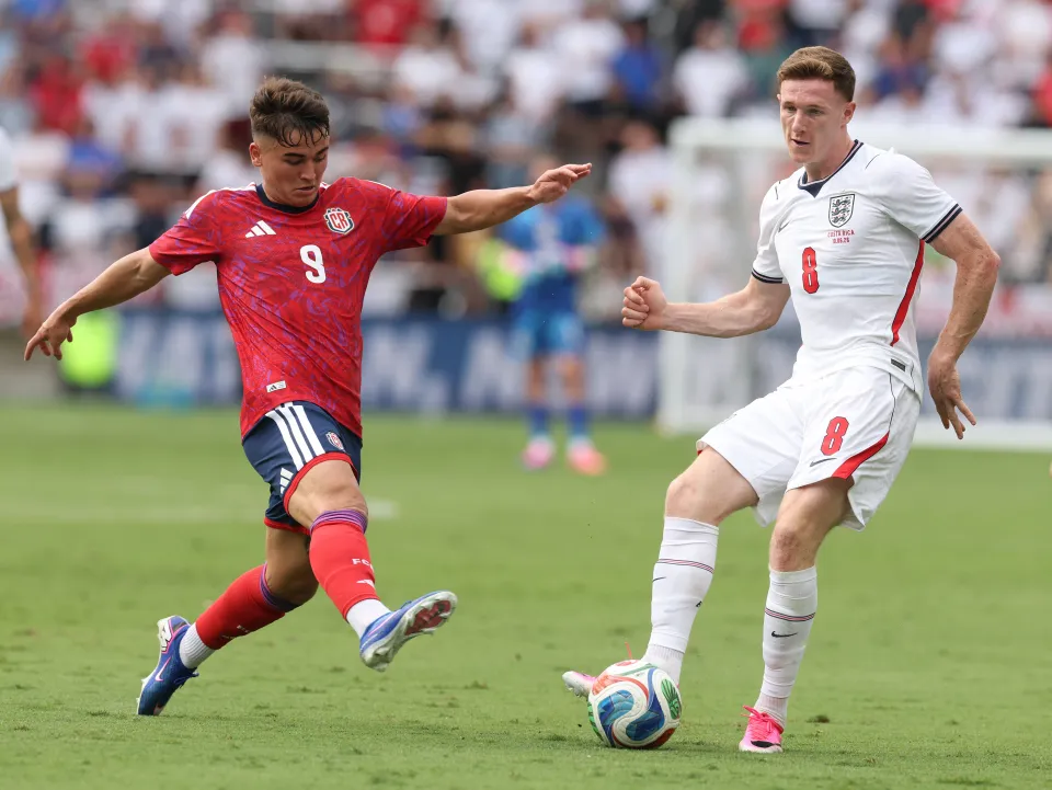 Elliot Anderson playing for England against Costa Rica
