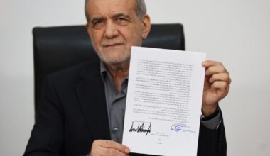 President's economic reality check fuels Iran's US deal debate