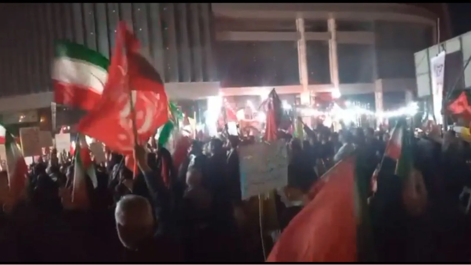 Dozens Protest Peace Deal With US Outside Iran Foreign Ministry