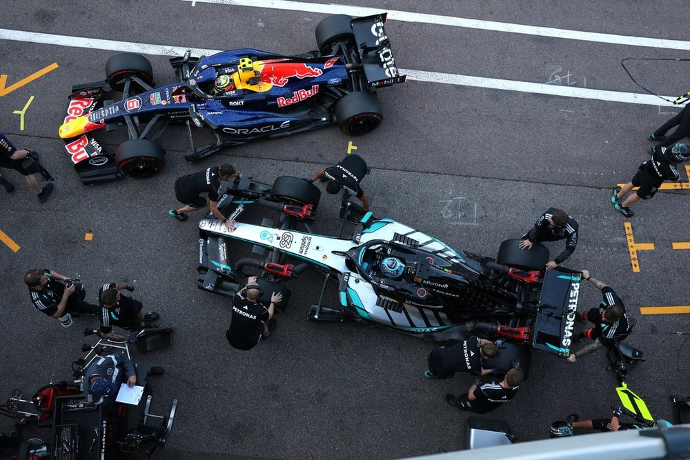 George Russell, Mercedes, Isack Hadjar, Red Bull Racing