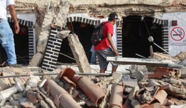 Venezuelans dig for earthquake survivors as 72-hour rescue window nears end | Earthquakes News